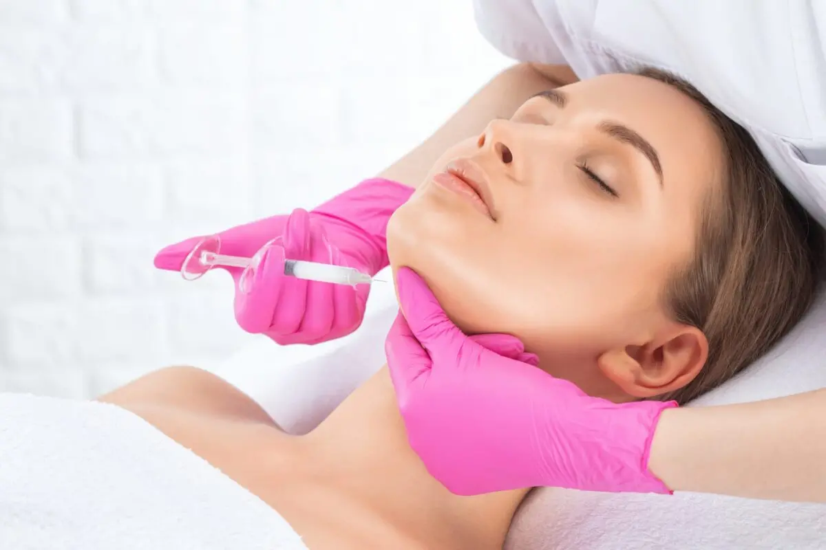 مزوتراپی غبغب در اصفهان؛ قیمت ۱۴۰۵، جلسات و عوارض