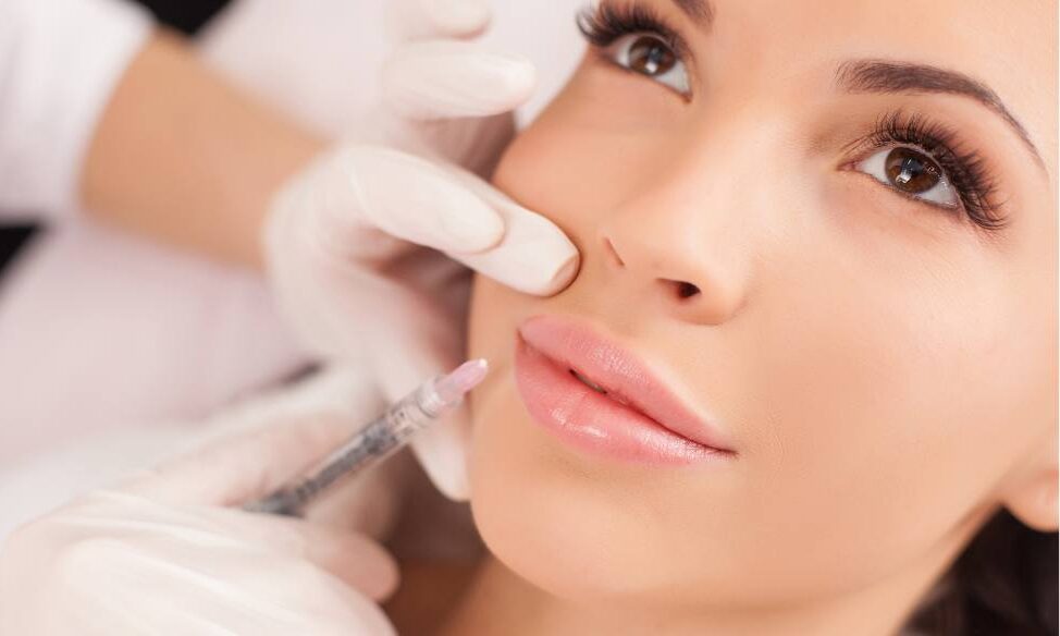 فیلر خط خنده در اصفهان برای کاهش شیار نازولبیال