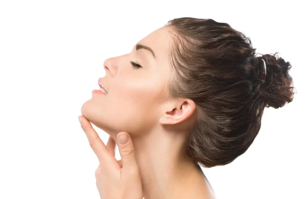فیلر زاویه فک در اصفهان برای کانتورینگ خط فک