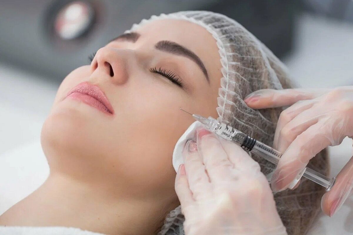 تزریق مزوژل در اصفهان:✨ فواید، کاربرد، ماندگاری و قیمت 1404 مراحل و نحوه تزریق مزوژل در اصفهان برای پوست