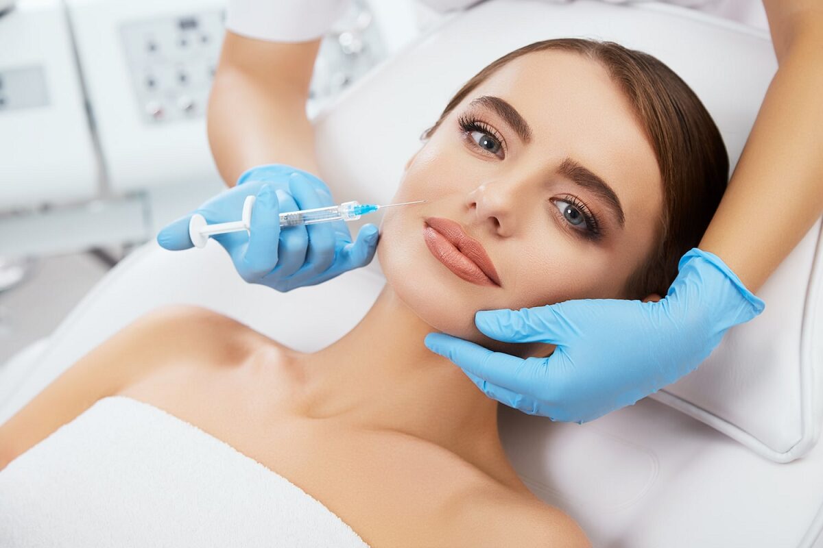 تزریق مزوژل در اصفهان:✨ فواید، کاربرد، ماندگاری و قیمت 1404 مراقبت های قبل و بعد از تزریق مزوژل در اصفهان