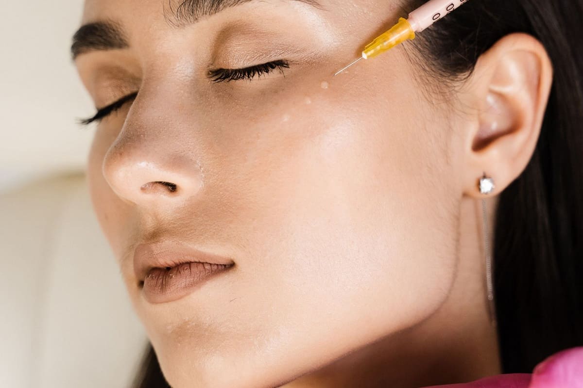 جوانسازی پوست در اصفهان 1404؛🌟 همه چیز درباره متدها و هزینه هزینه جوانسازی صورت در اصفهان